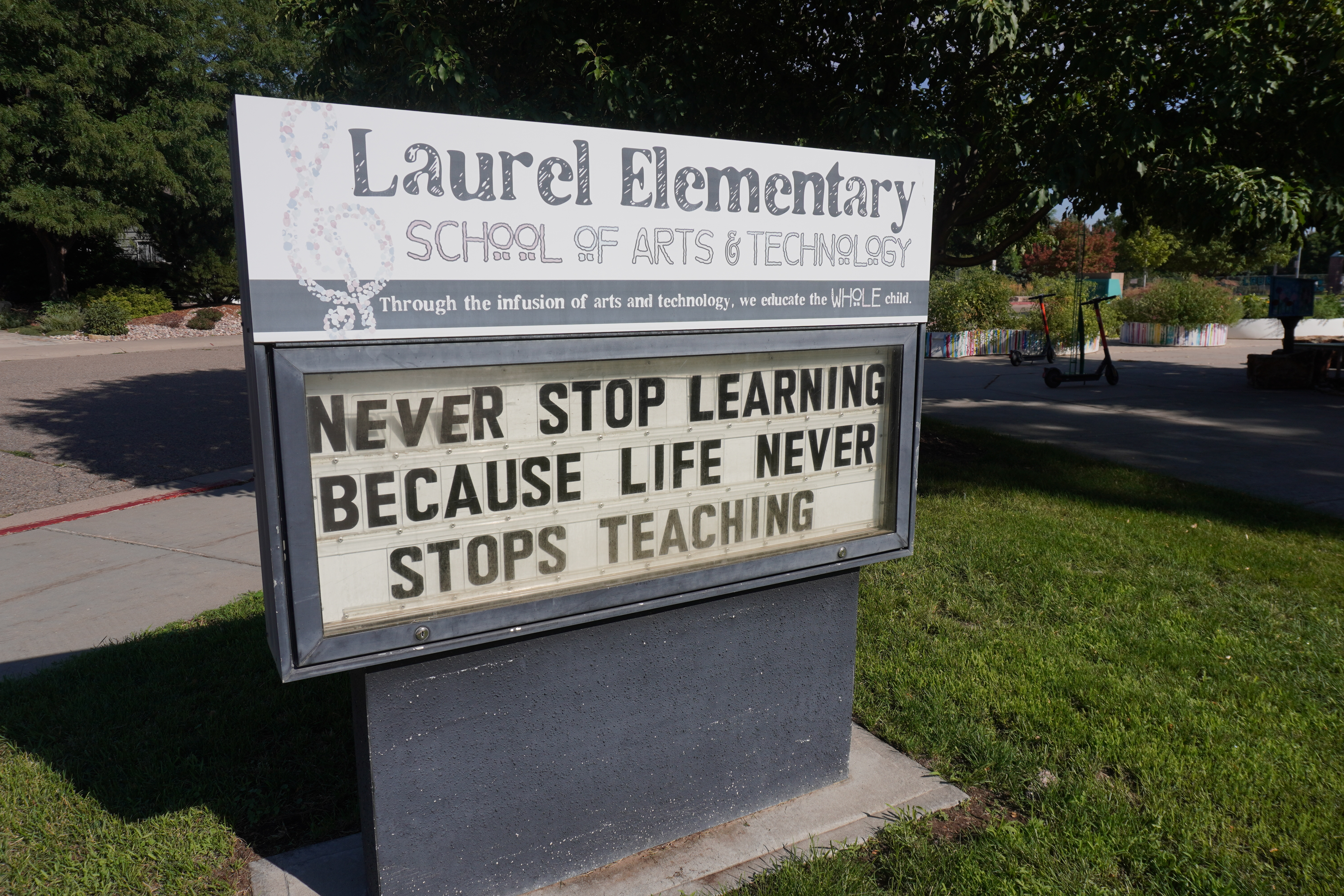 Photo of Laurel Elementary Sign